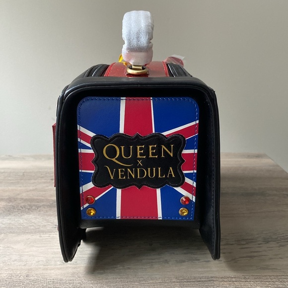 Vendula London Queen X Vendula Tour Bus Grab Bag - Picture 11 of 11